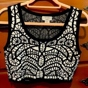 Cropped black and white patterned‎ top